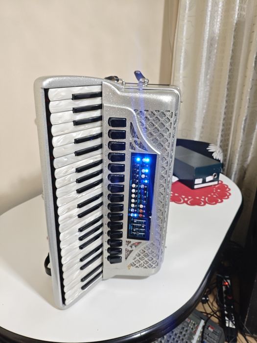 Vand acordeon digital Siwa & Figli Super Quattro MIDI