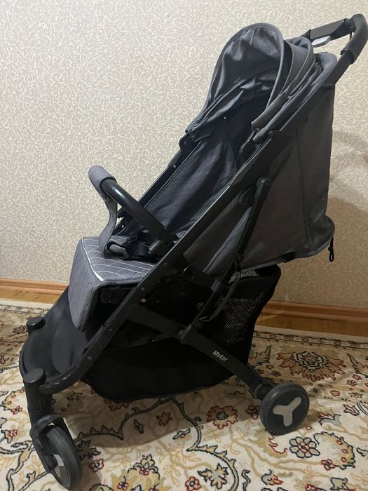 Продам прогулочную коляску
