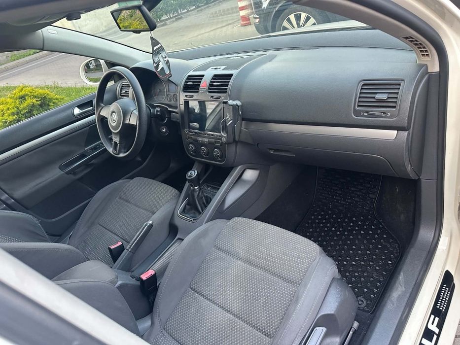 Vând   Golf    5