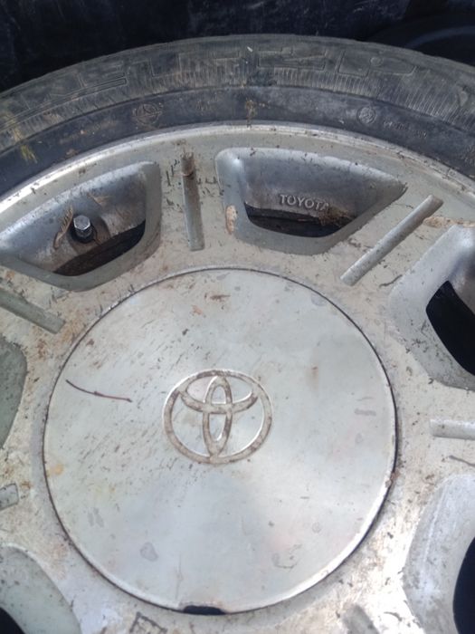 Диски на тоиоту 2 шт 15