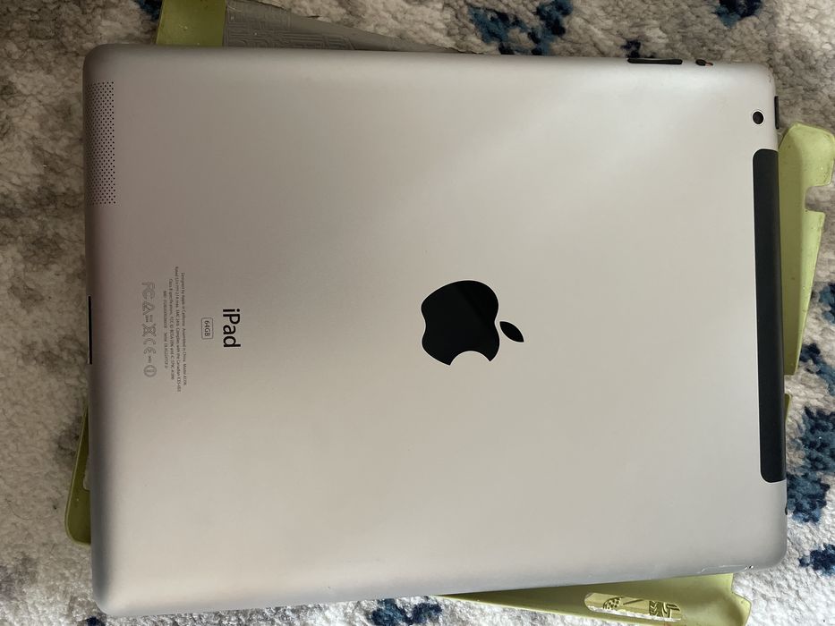 iPad 2011 64gb.