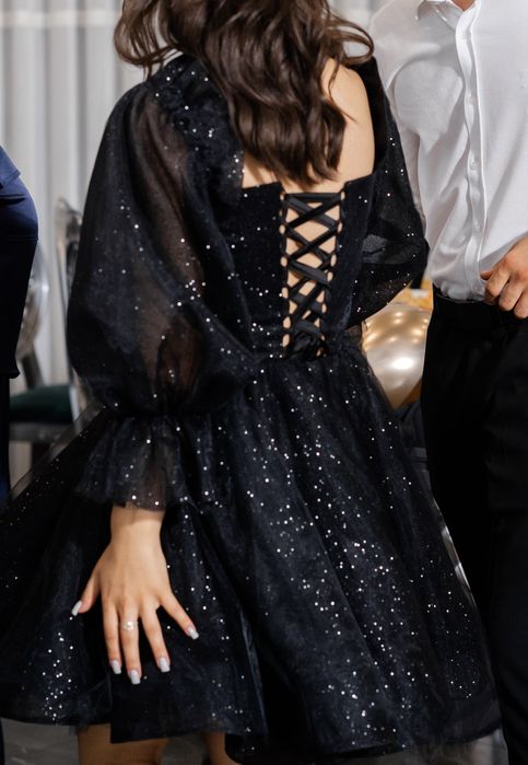 Rochie Neagră Elegantă – Purtată o Singură Dată, ca Nouă!