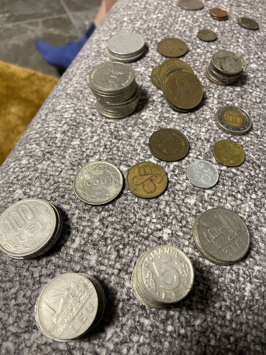 Vând monezi vechi