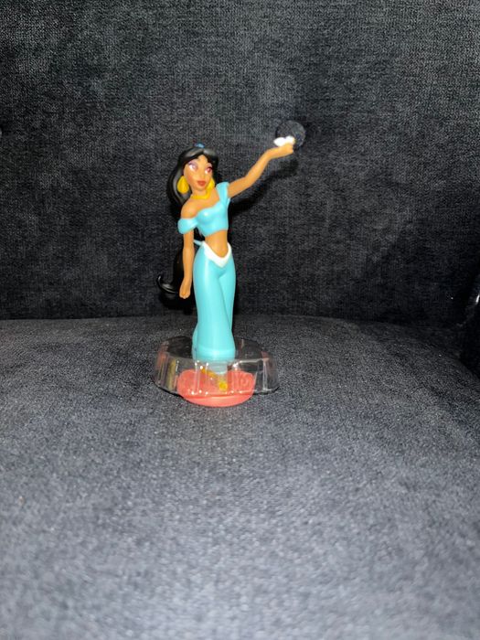 Оригинална Дисни кукла Ясмин