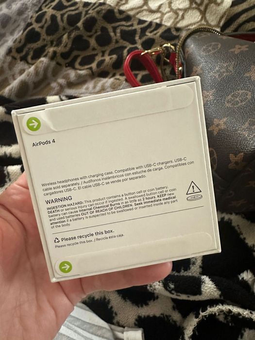 AirPods 4 оригинал новый