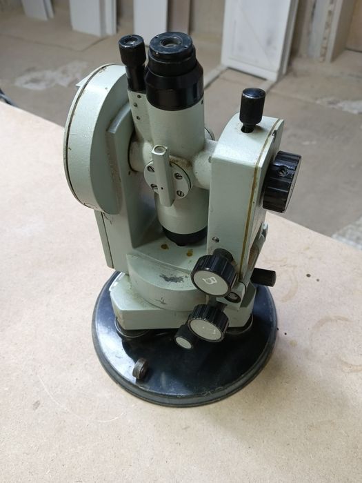 Продам Теодалит б/у