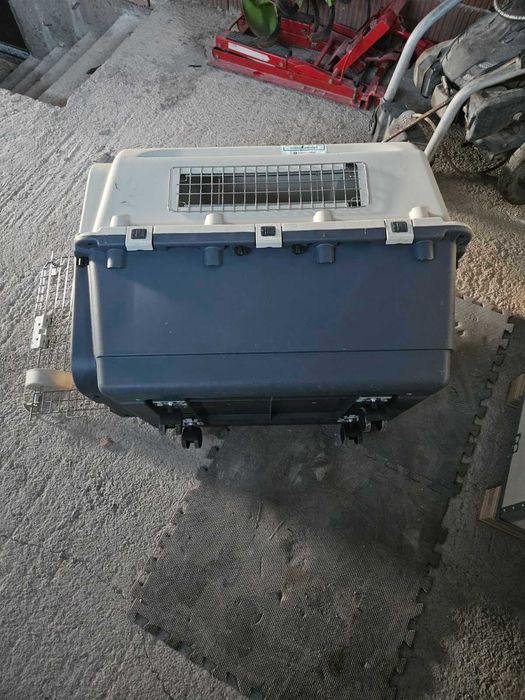 Клетка за пътуване на домашен любимец