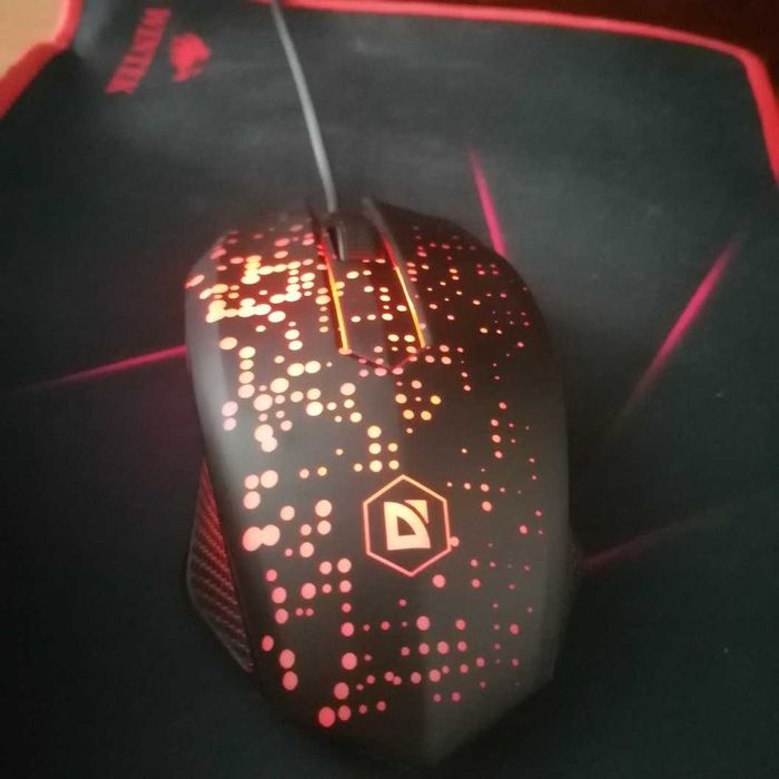 Продам ноутбу+Наушники+Мышка