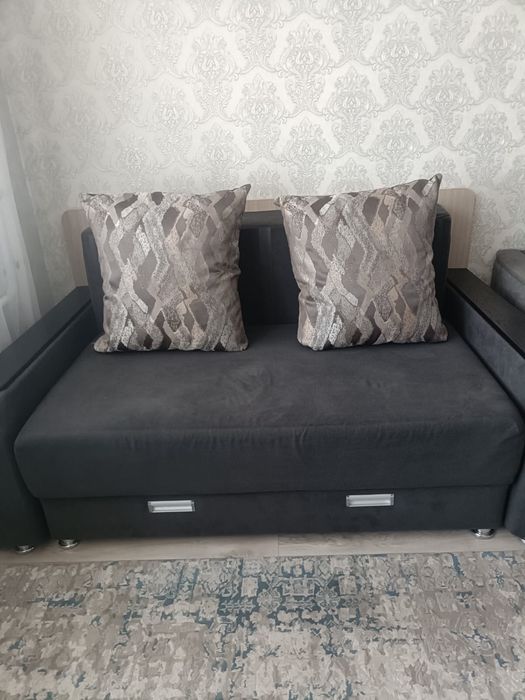 Продам диван в детскую