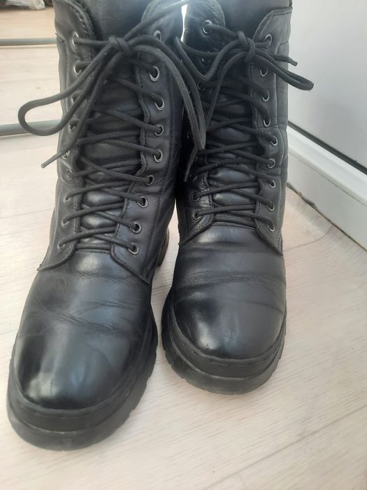 Продам берцы зимние  размер 38