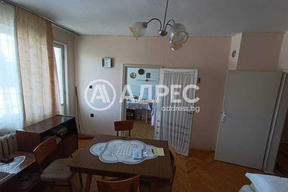 Продава се Тристаен апартамент в Разград, Център - 77 кв.м за 1126 €/кв.м - Снимка #1