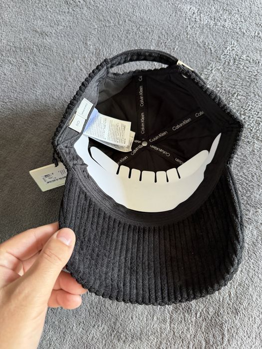 Calvin Klein sapca unisex material reiat negru cu logo ck cusut marime universala noua originala