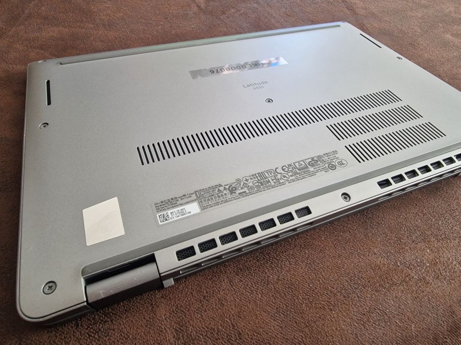 Dell Latitude 5330 - i7 vPRO - 16 GB - 256 M2