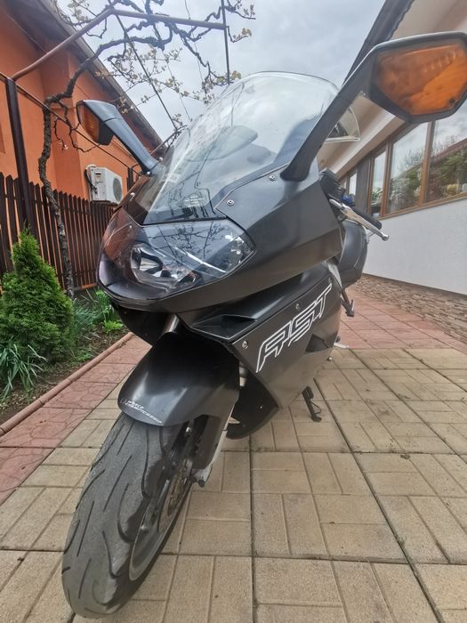 Motocicleta Aprilia Rst Futura 1000