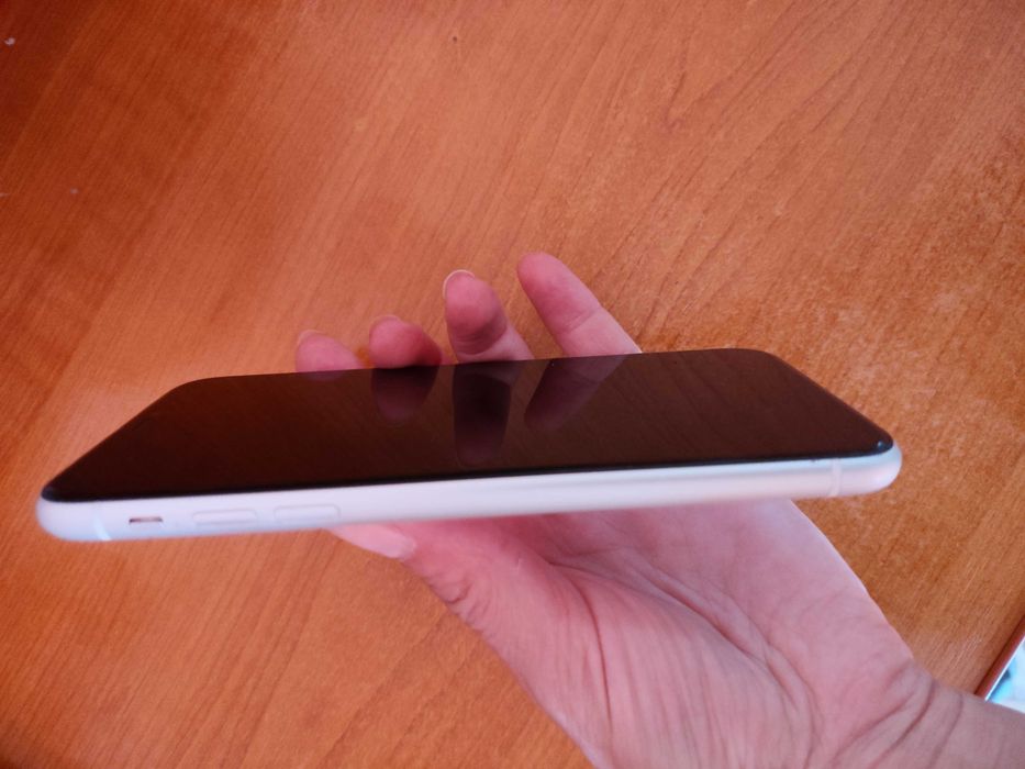 Telefon IPHONE XR 64 GB , stare impecabilă PREȚ: 550
