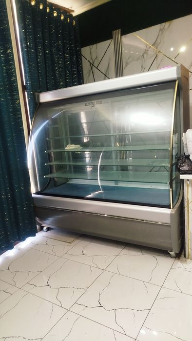 Vitrina narxi 3000$  holati ideal