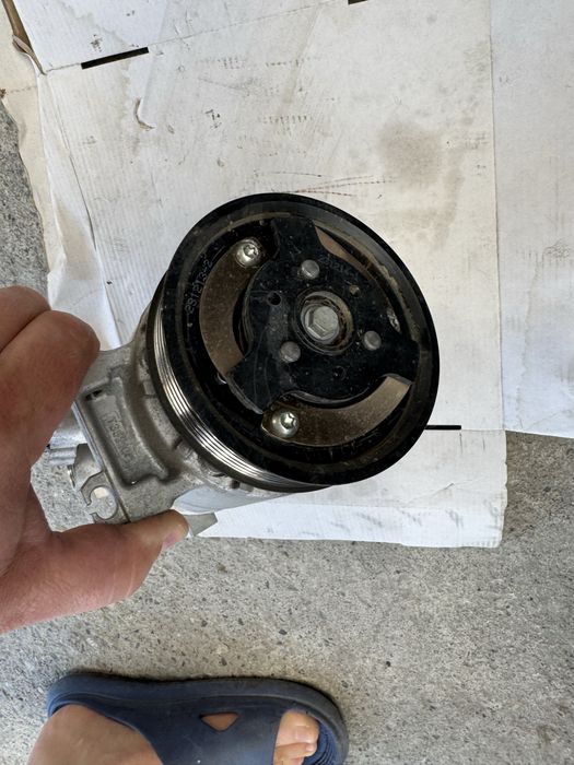 Compresor ac NOU marca valeo pt 2.0 cffb passat b7 jetta skoda golf6