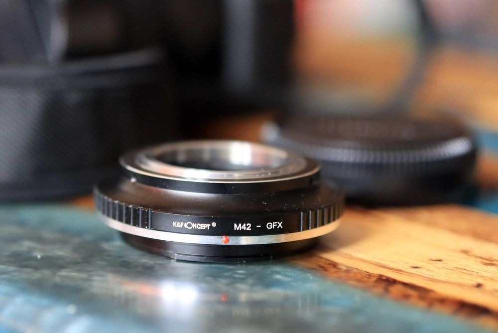 Среден формат Fuji GFX50S с обектив GF45mm f/2.8 WR и много екстри