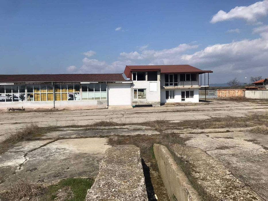 Индустриална база до АМ Тракия – халета 1000 м² + двор 7300 м² – ТИР достъп