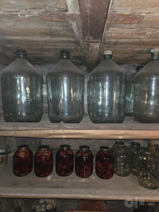 20 litrli shisha bonkalar sotiladi. Продаётся 20 литровые банки.