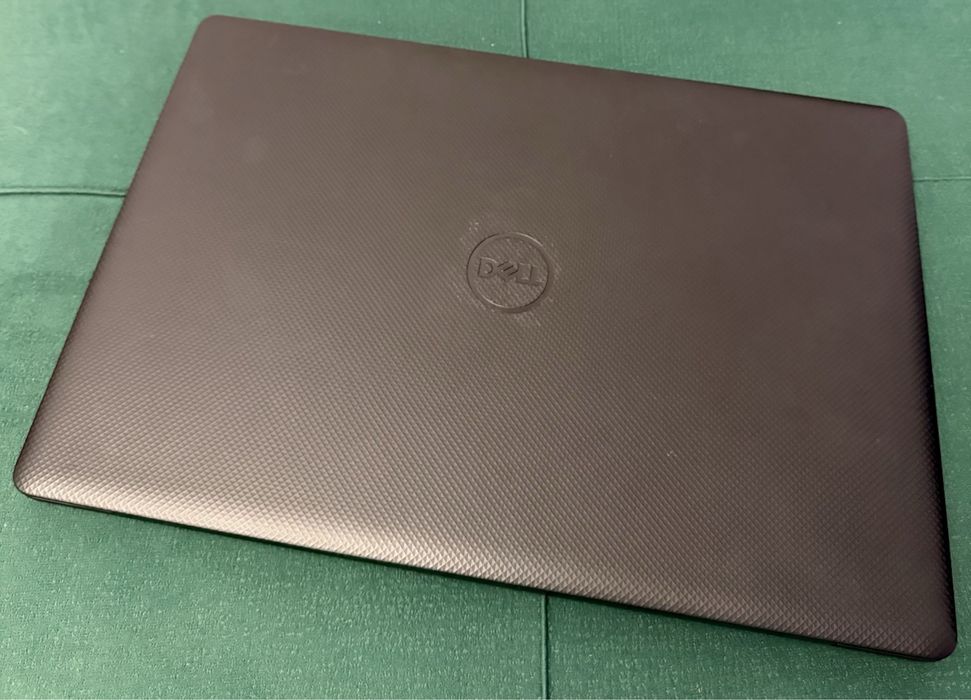 Ноутбук Dell Vostro, Core i5 8th gen