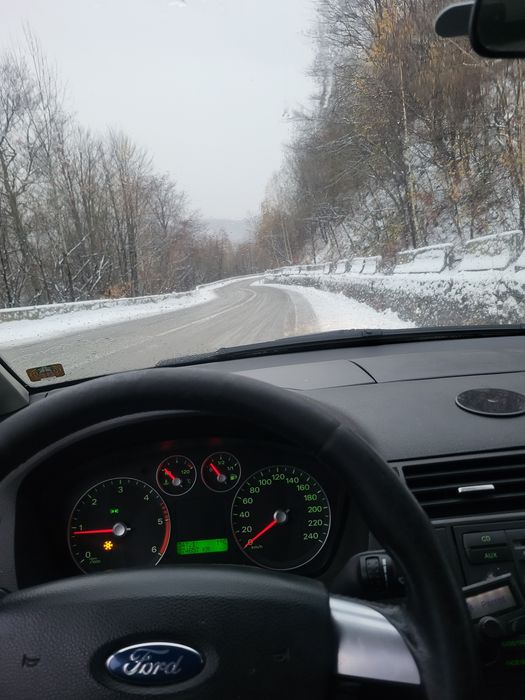 Vand ford c max  sa schimb