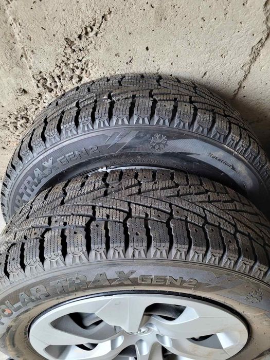 Зимни Гуми 225 / 65 17 с джанти Toyota