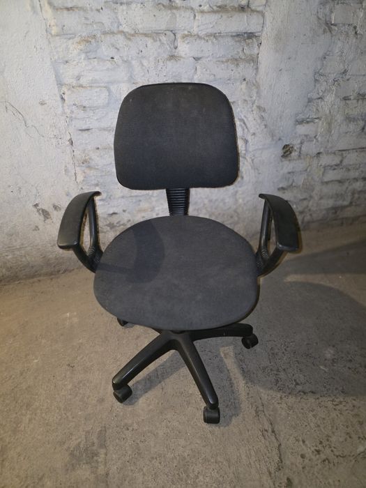 Офисное кресло большое