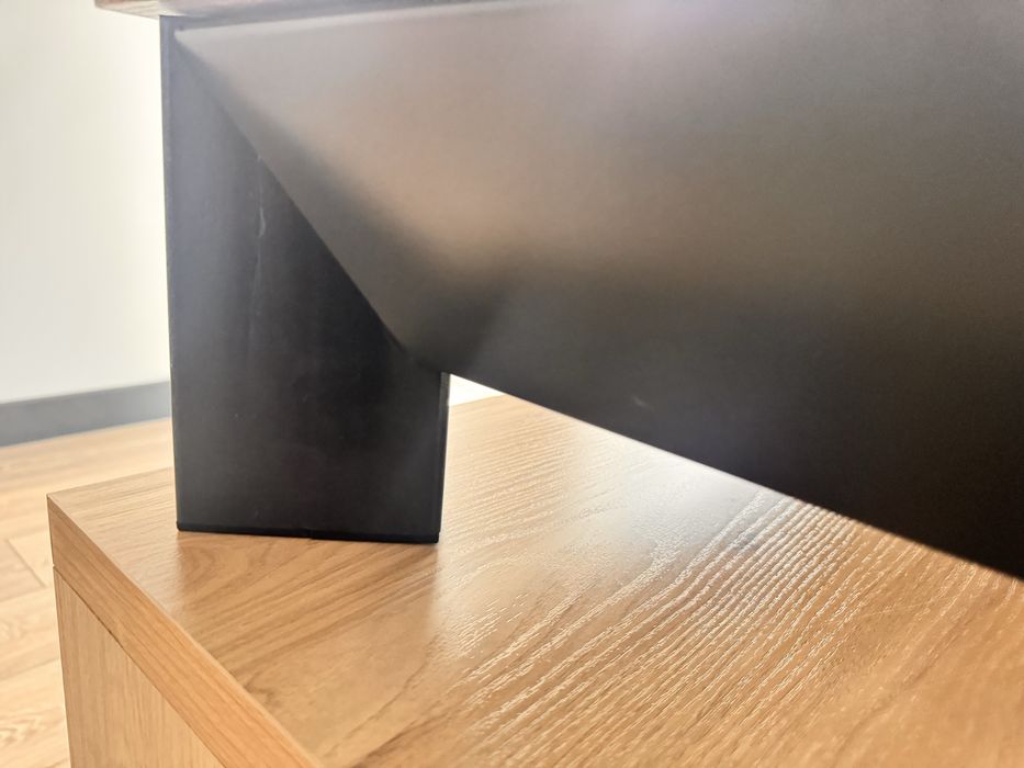 Офисный стол с тумбой