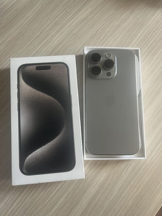 Iphone 15 pro  foarte bun