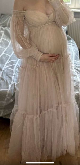 Рокли за бременни под наем