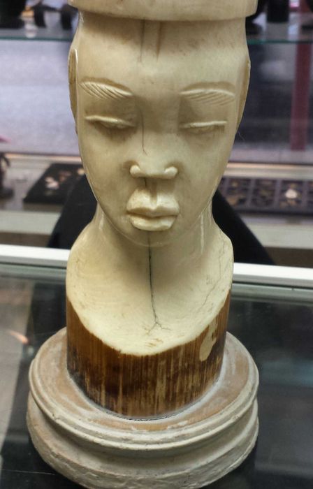 Стара Ваза от Слонова Кост 997 грама