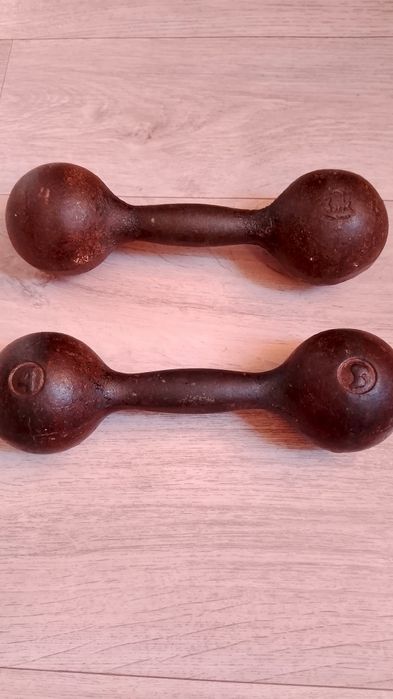 Продам гантели литые