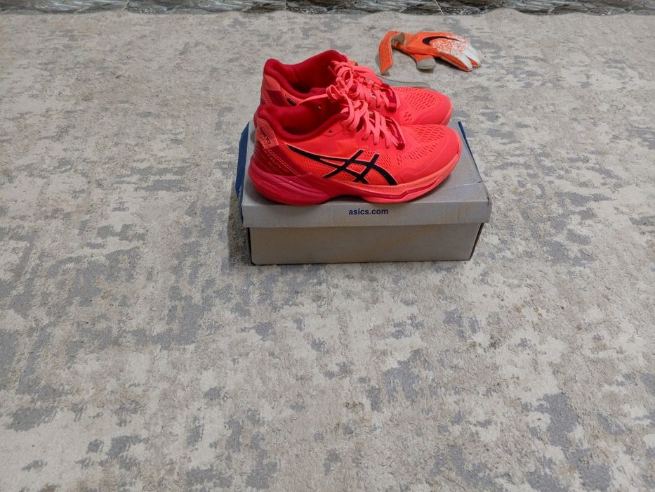 Продам asics, почти не пользовался