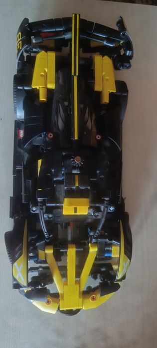 Лего техник машинка Бугатти из Германии