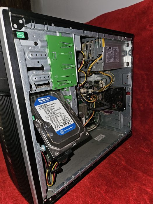Vând unitate Pc HP Intel Pentium E6700 3gb ram nu are placa video