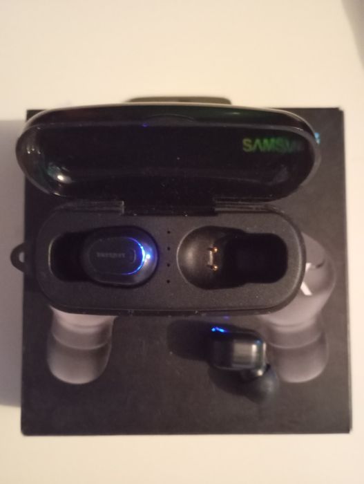 Продам безпроводные наушники