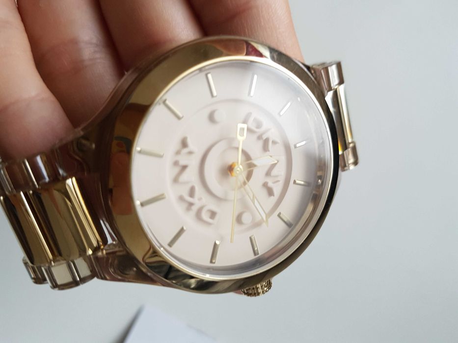 ceas dama DKNY 8168 auriu rotund sport, timp liber, arta