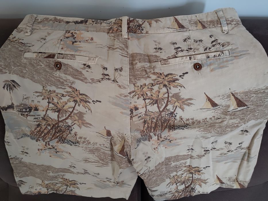 Мъжки летни къси панталони United Colors of Benetton 
UNITED COLORS OF