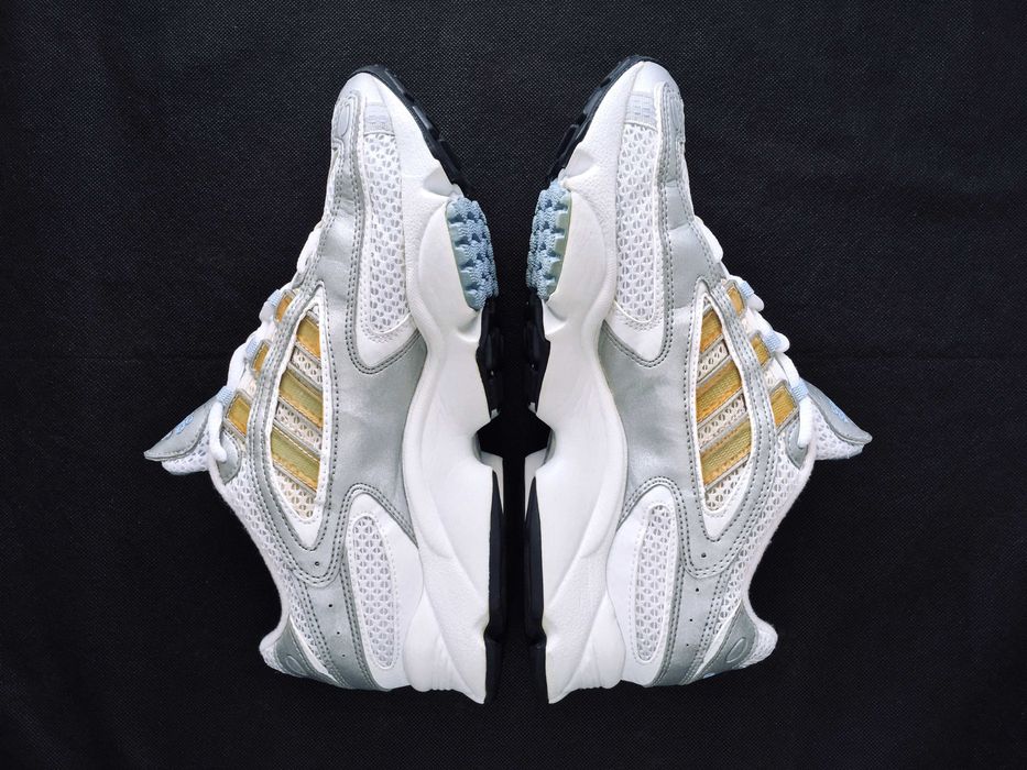 VINTAGE 2006 ADIDAS® OZWEEGO CL TECH W Runners — 9½/8½ (26.5)