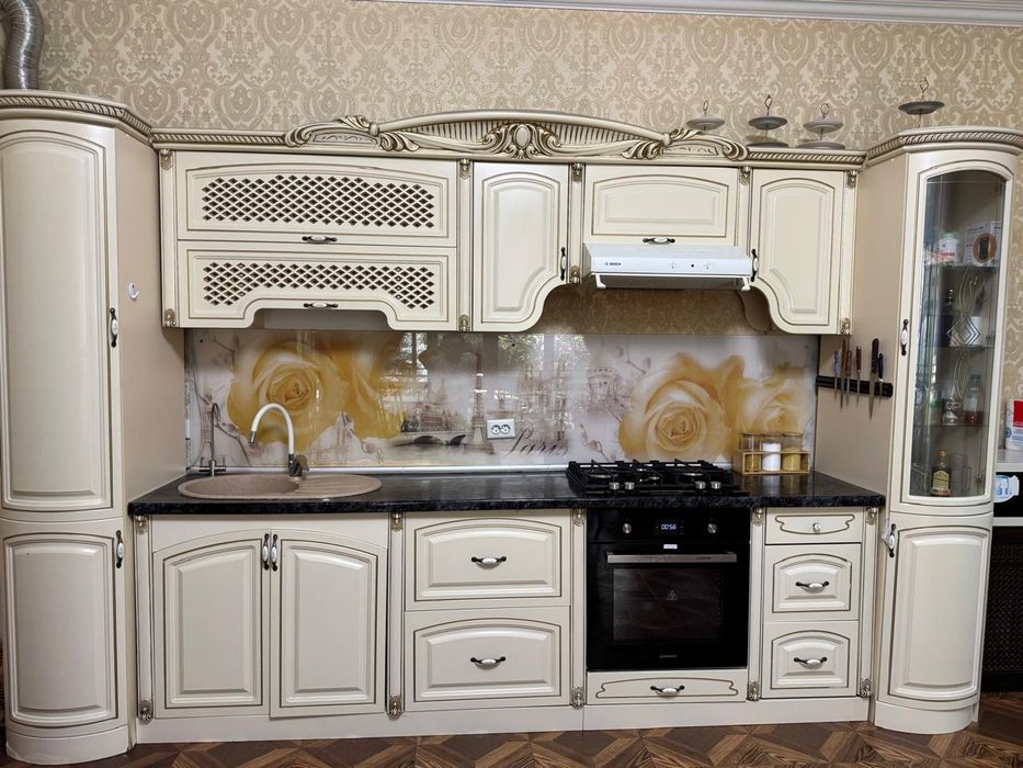 Продается кухонный гарнитур