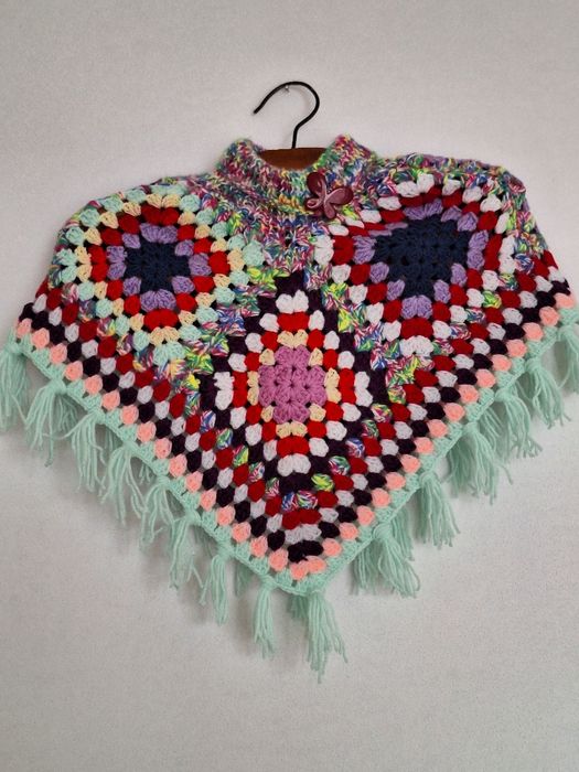 Poncho copii.Crosetat manual.