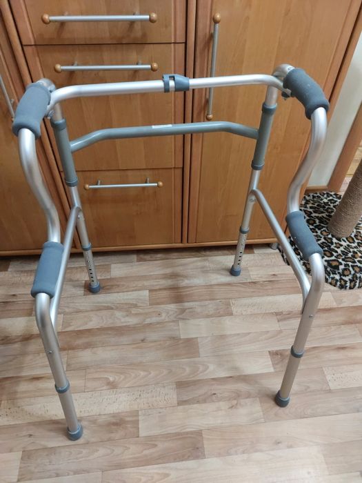 Продам опоры-ходунки TRIVES!!!