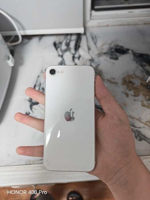 iPhone SE 2020 (3/64)