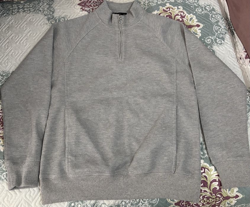 Продам, 7000тг, серый свитшот,L size