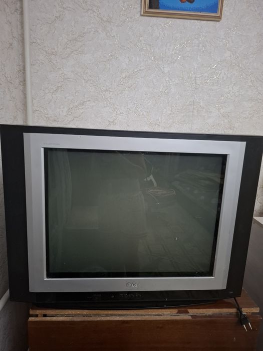 Продам телевизор