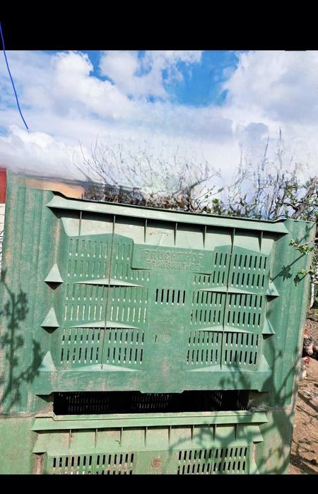 Vând box paleti in stare bună