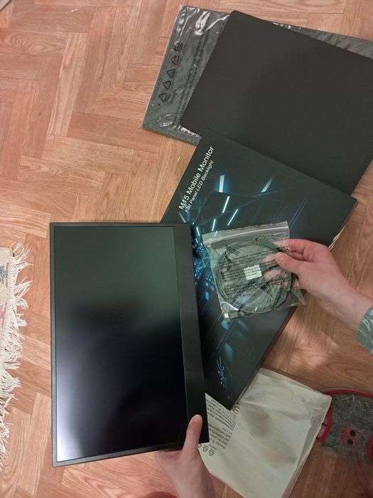 Monitor portabil Lenovo nou