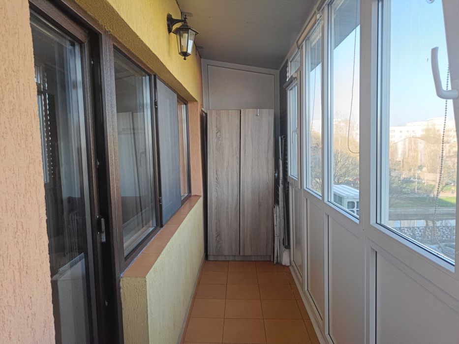 Închiriez garsoniera