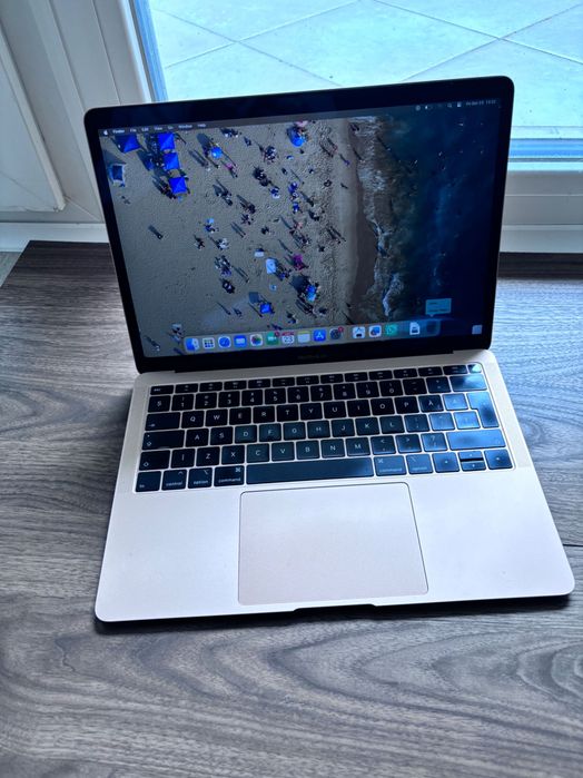Titlu: MacBook Air Retina 13” 2019 Rose Gold | i5 | 8 GB RAM | SSD 128 GB
